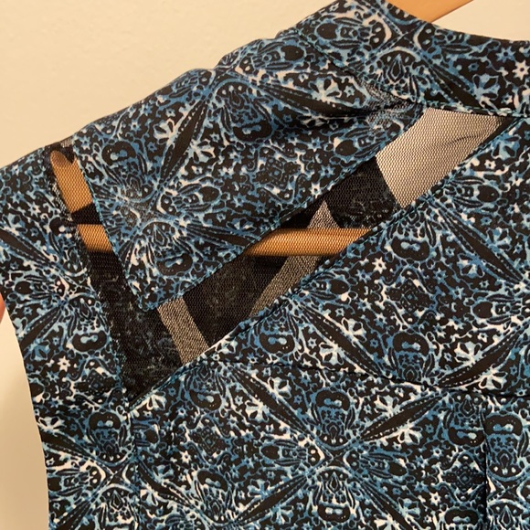 Printed sleeveless blouse - Picture 5 of 6